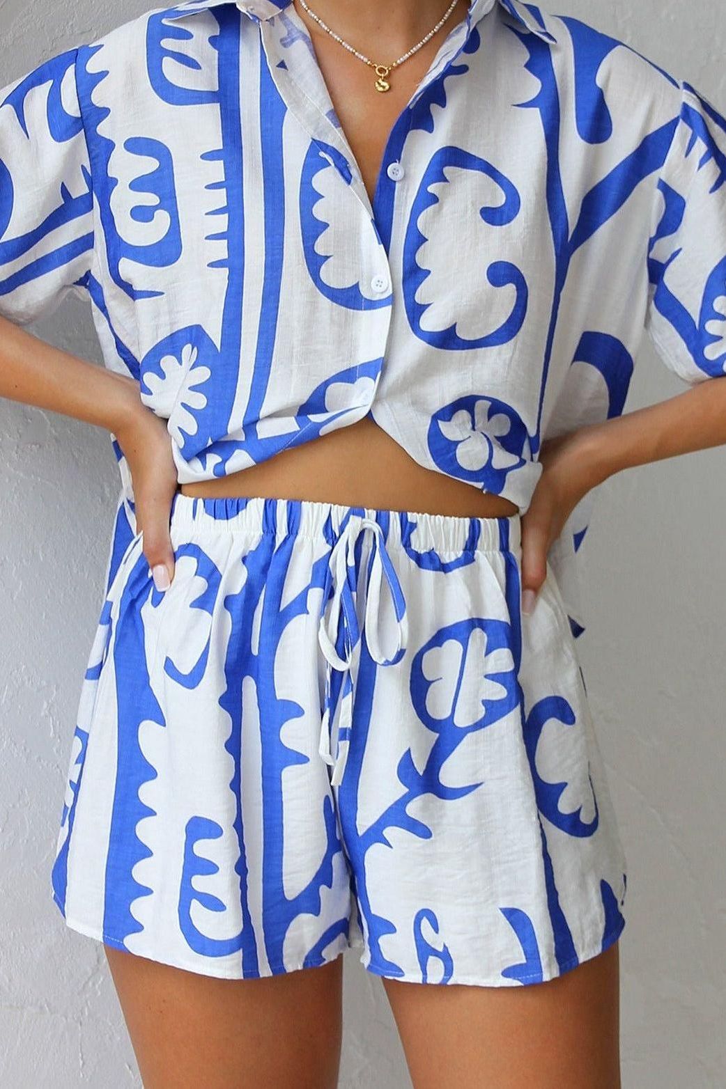 Ensemble chic abstrait