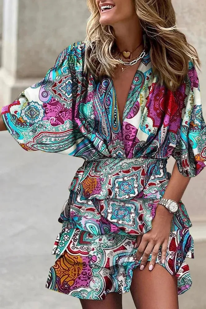 Mini-robe à volants et à volants