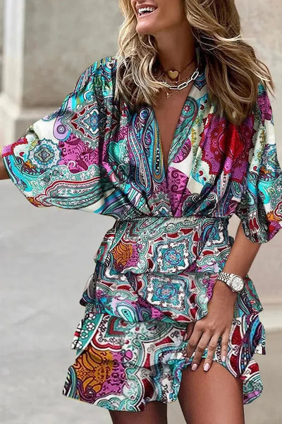 Mini-robe à volants et à volants